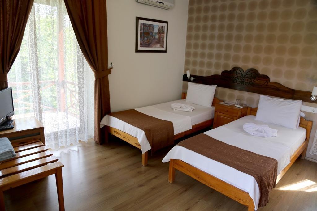 أدراسان Arkadas Otel الغرفة الصورة